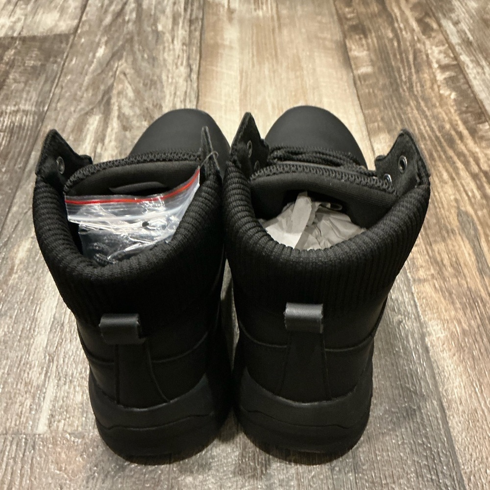 women’s Slipper Resistant and Waterproof Black Boots Size 8 - Picture 12 of 16